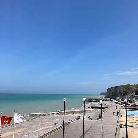 Le Beluga - Proche - *